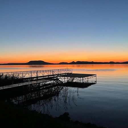 Harsas Apartmanhaz Balatonboglar Appartement Buitenkant foto